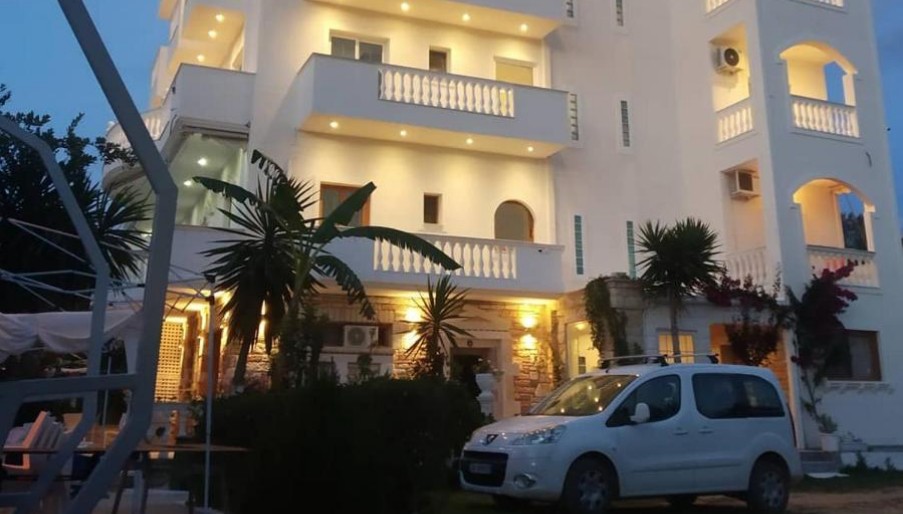 Vila Vasiliu Ksamil 4*