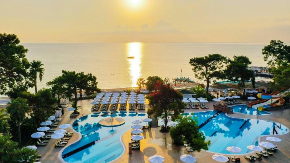 Crystal Aura Beach Resort & Spa 5*