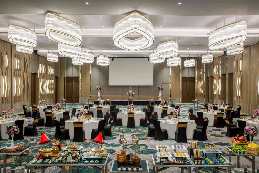 Avani+ Hua Hin Resort 5*