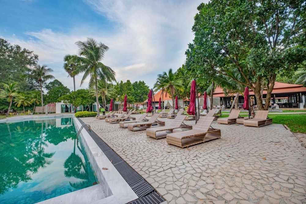 D Varee Mai Khao Beach Resort 4*