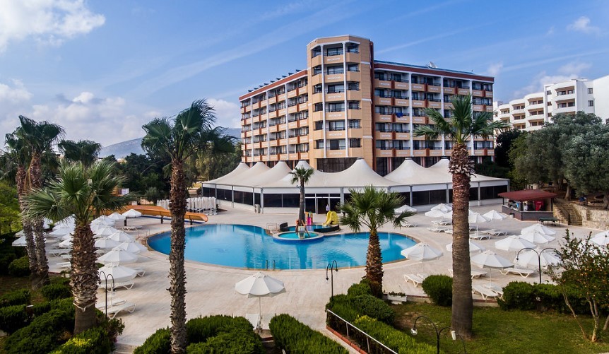 The Holiday Resort Hotel 4*