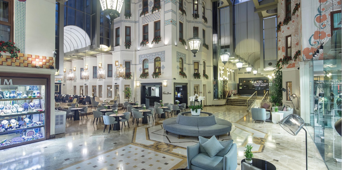 Crowne Plaza Old City 5*