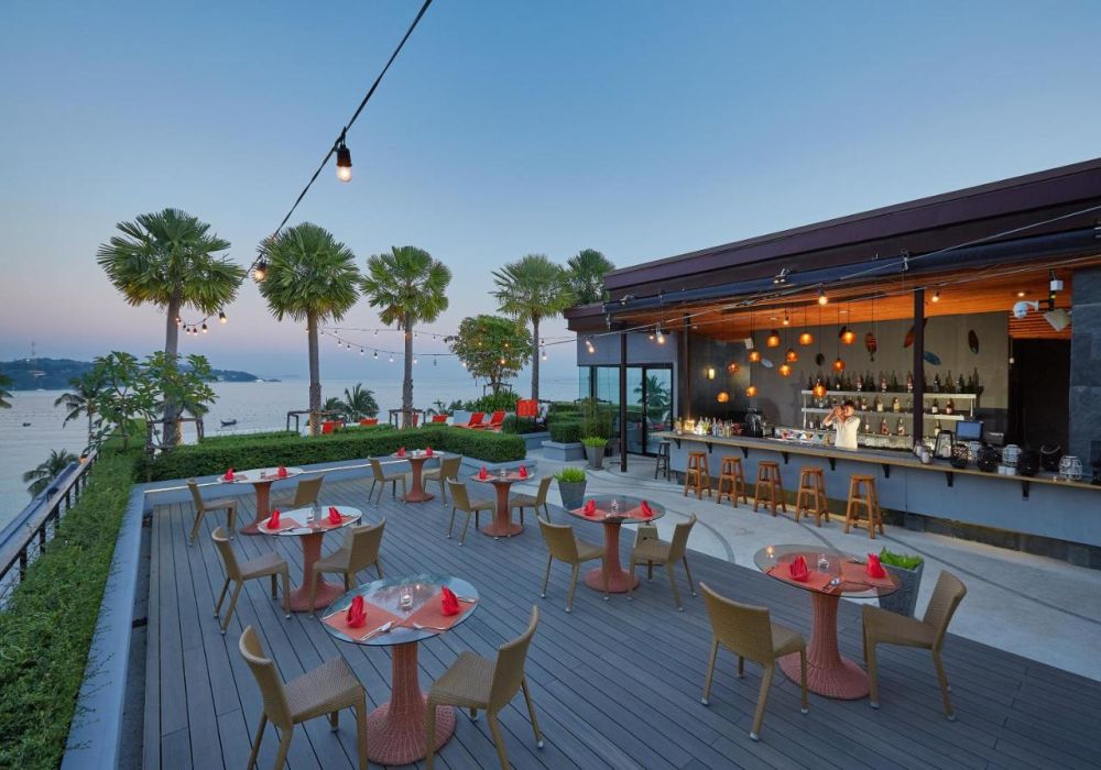 Bandara Phuket Beach Resort 4*