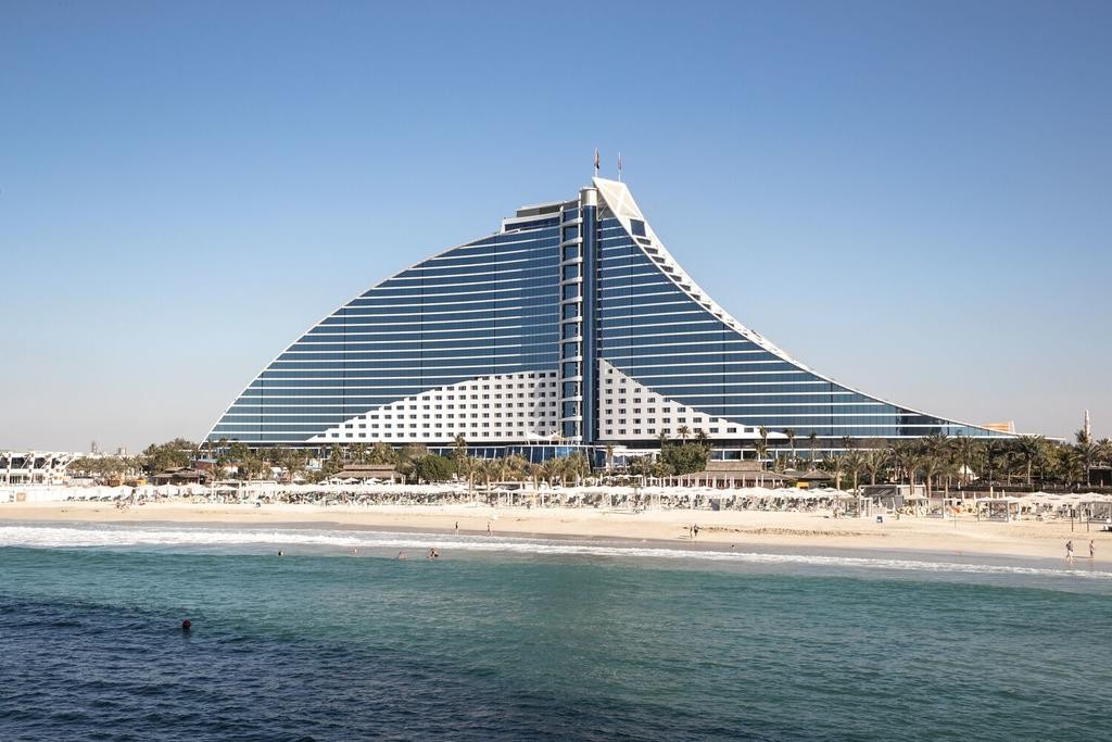 Jumeirah Beach Hotel 5*