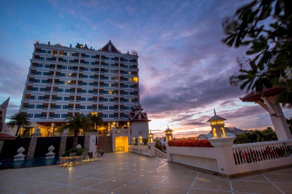 Grand Pacific Sovereign Resort & SPA 4*