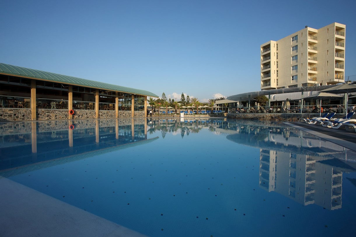 Arina Beach Hotel & Bungalows 4*