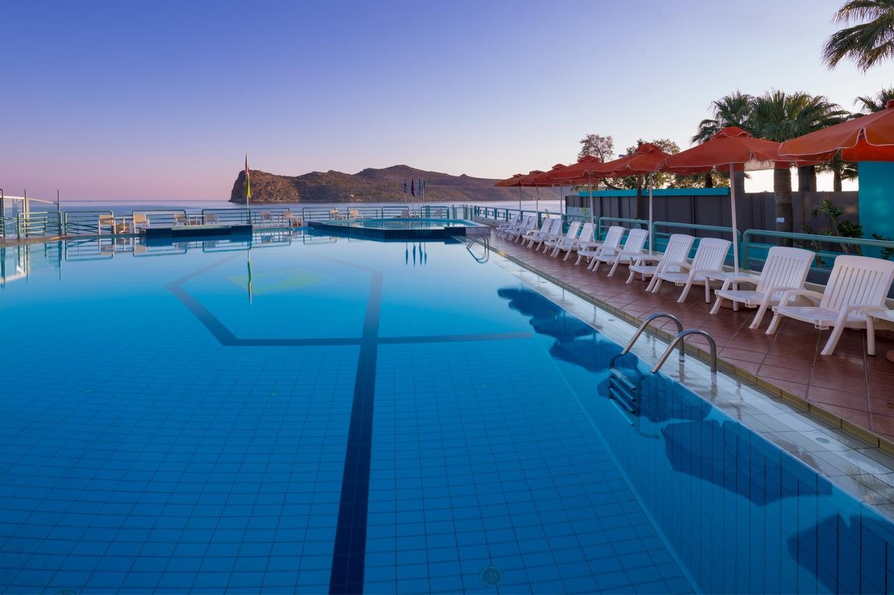 Ilianthos Village Luxury Hotel & Suites 4*