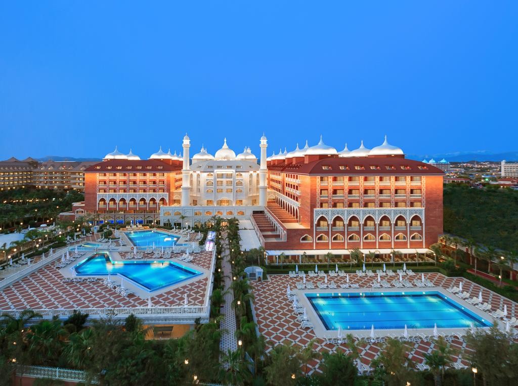 Royal Taj Mahal Hotel 5*