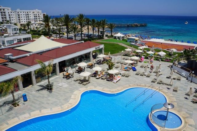 Golden Star Beach Hotel 4*