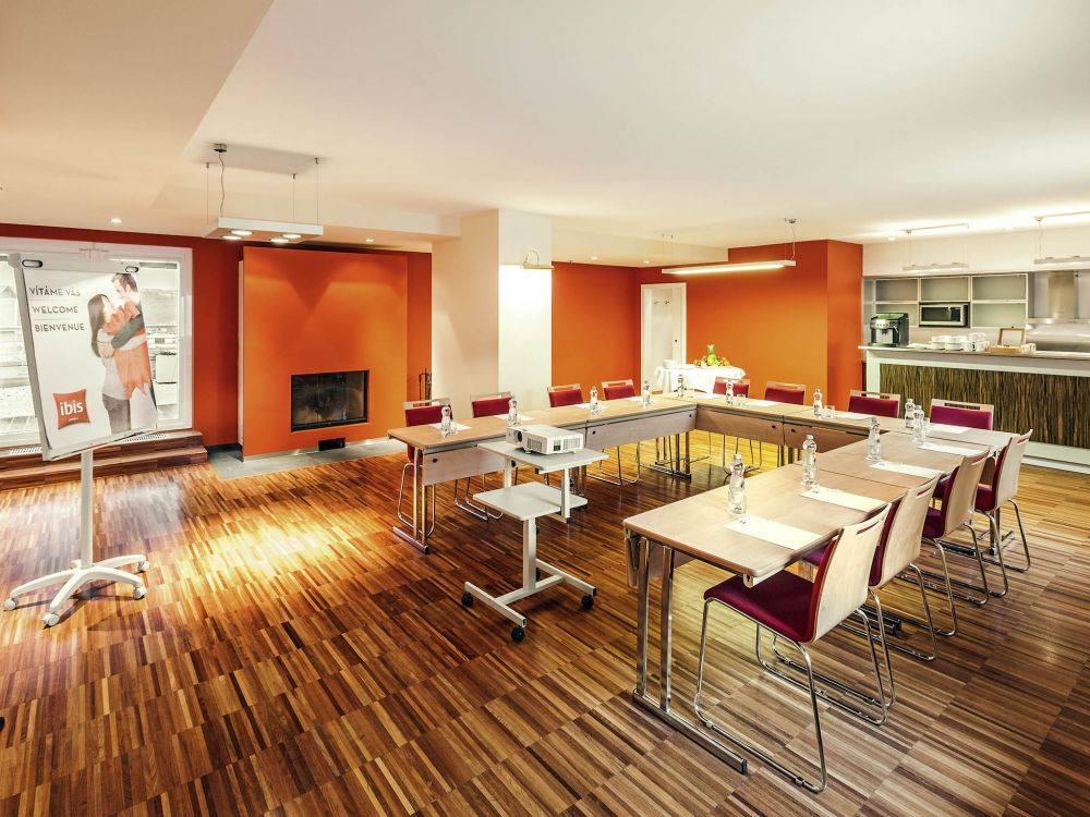 Ibis Praha Old Town 3*