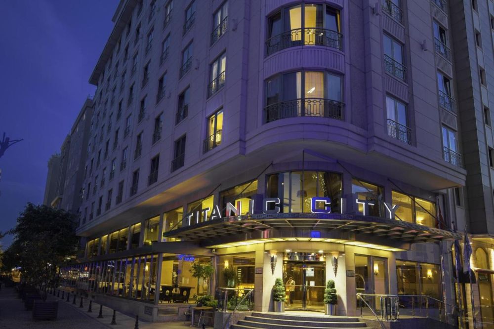 Titanic City Taksim 4*