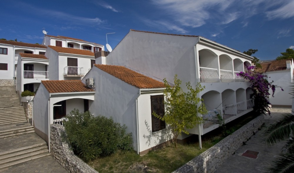 Apartments Lavica 3*