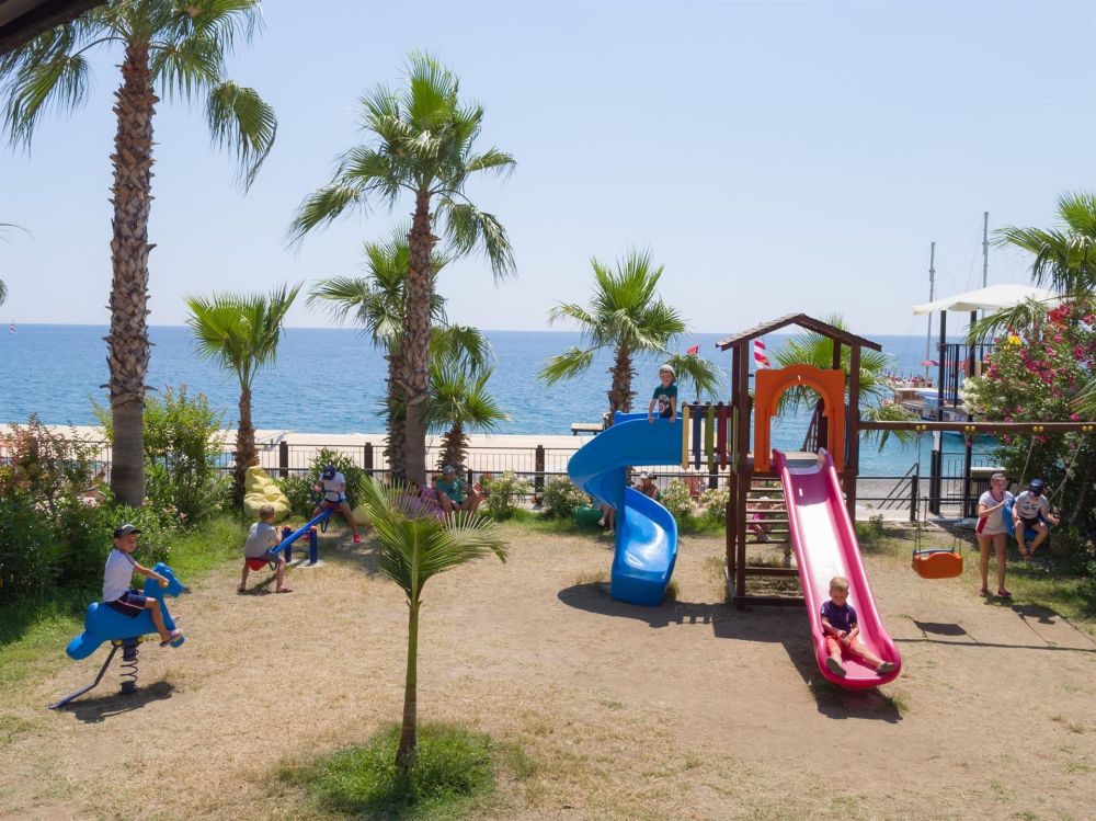 Club Akman Beach 4*