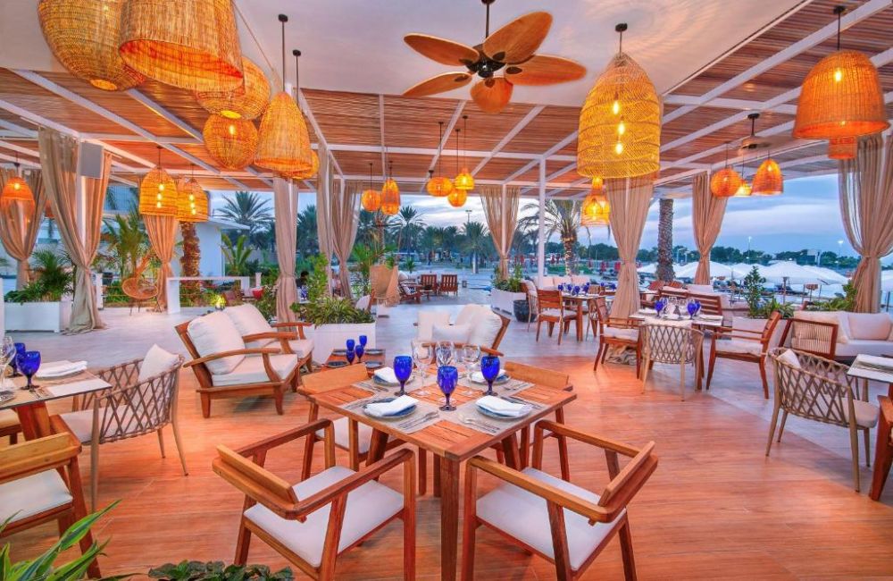 Radisson Blu Hotel & Resort Abu Dhabi Corniche (ex. Hilton Abu Dhabi) 5*