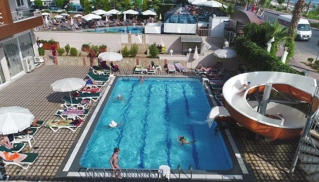 Club Bayar Beach Hotel 4*