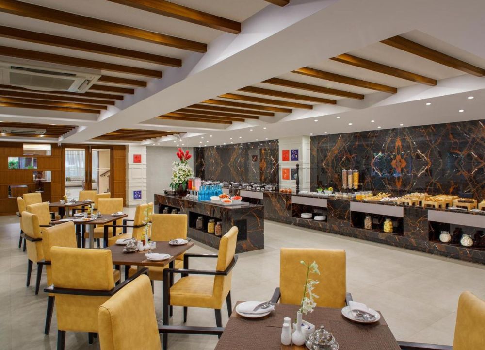 Sobit Sarovar Portico 4*