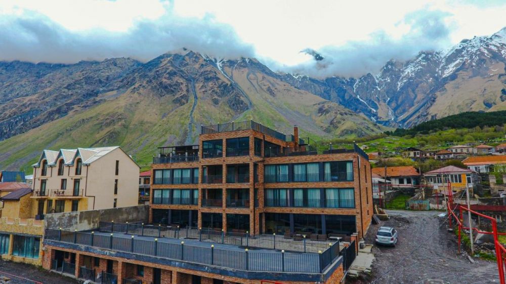 Memoir Kazbegi 4*