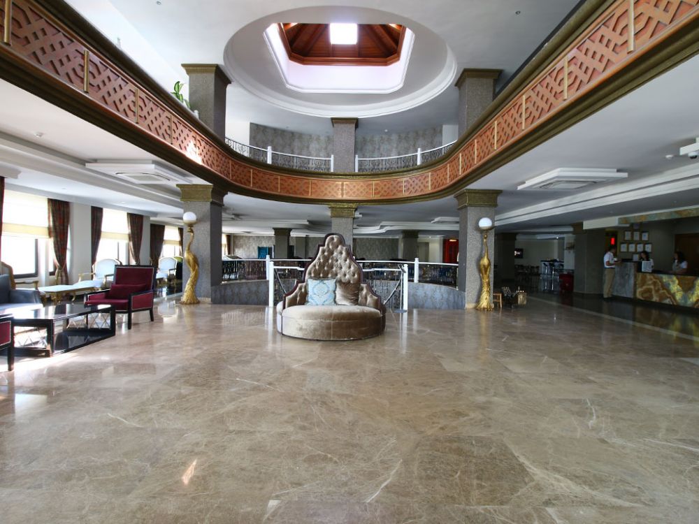 Azka Hotel 5*