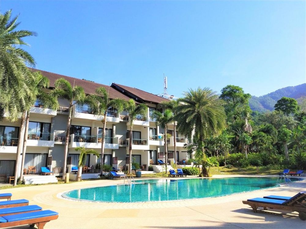 Chang Buri Resort & SPA 3*