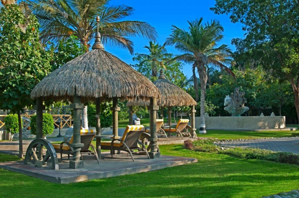 Al Nahda Resort & Spa 5*