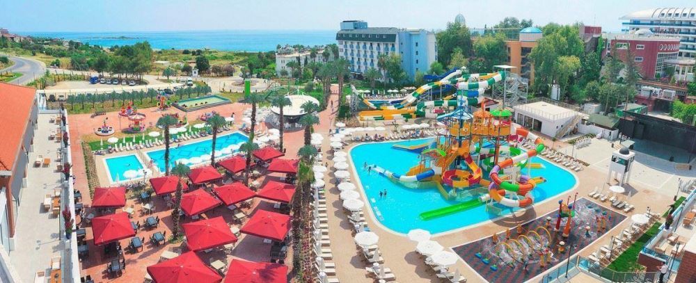 Club Aqua Plaza Hotel 5*