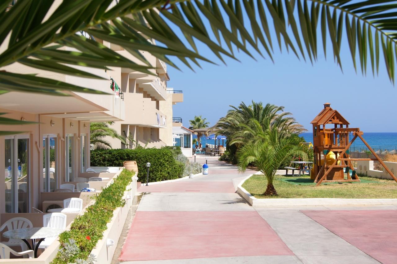 Seafront Beach Hotel Apartments 3*