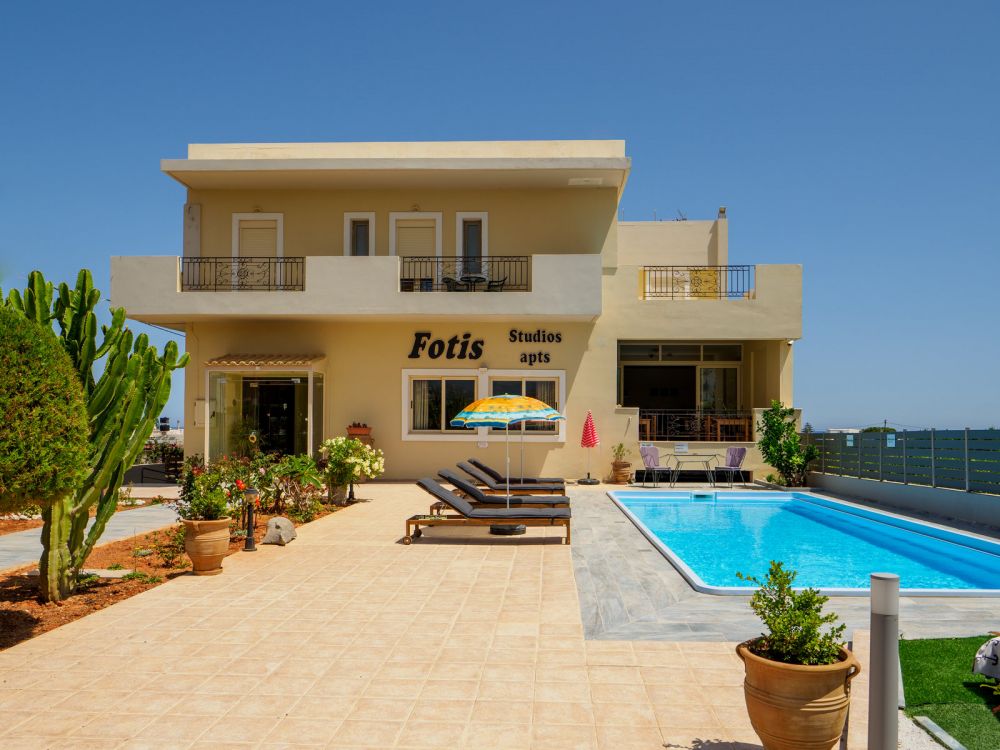 Fotis Studios Apartments 4*