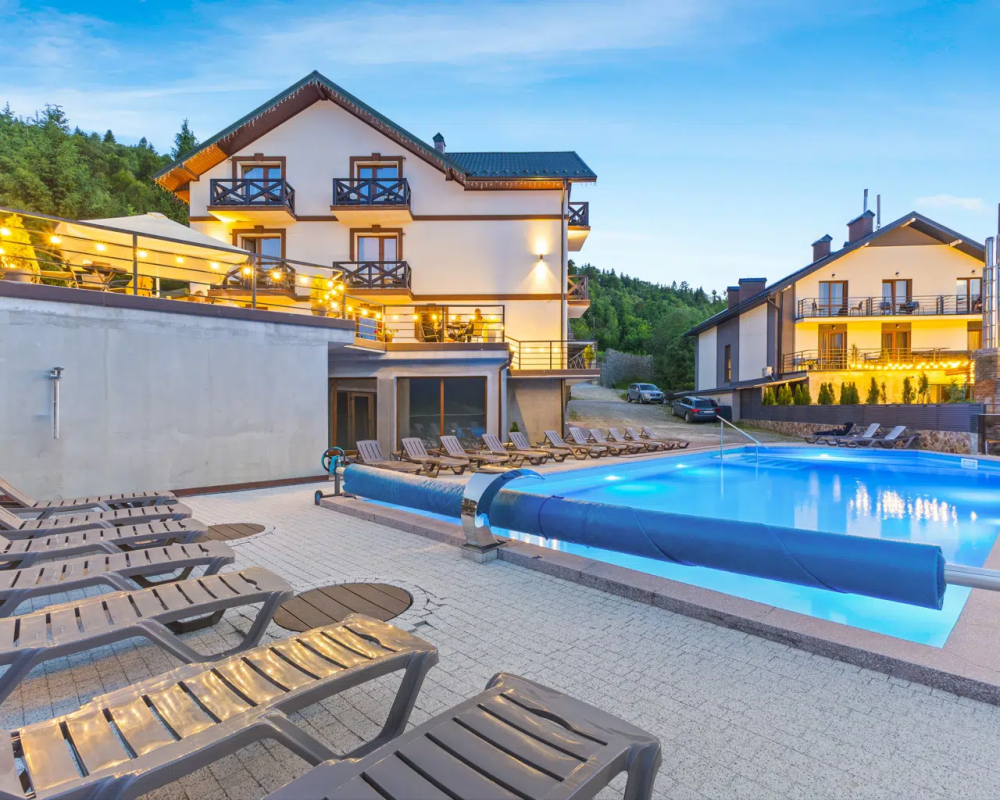 Князів Двір 3*