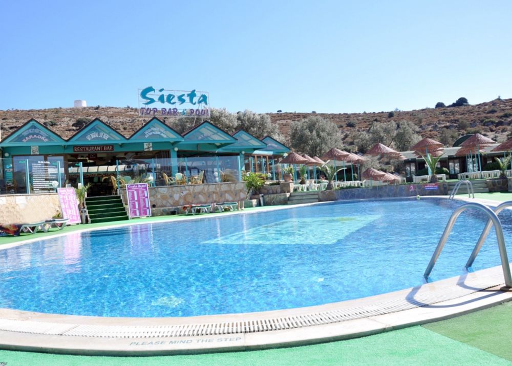Siesta Beach Hotel 