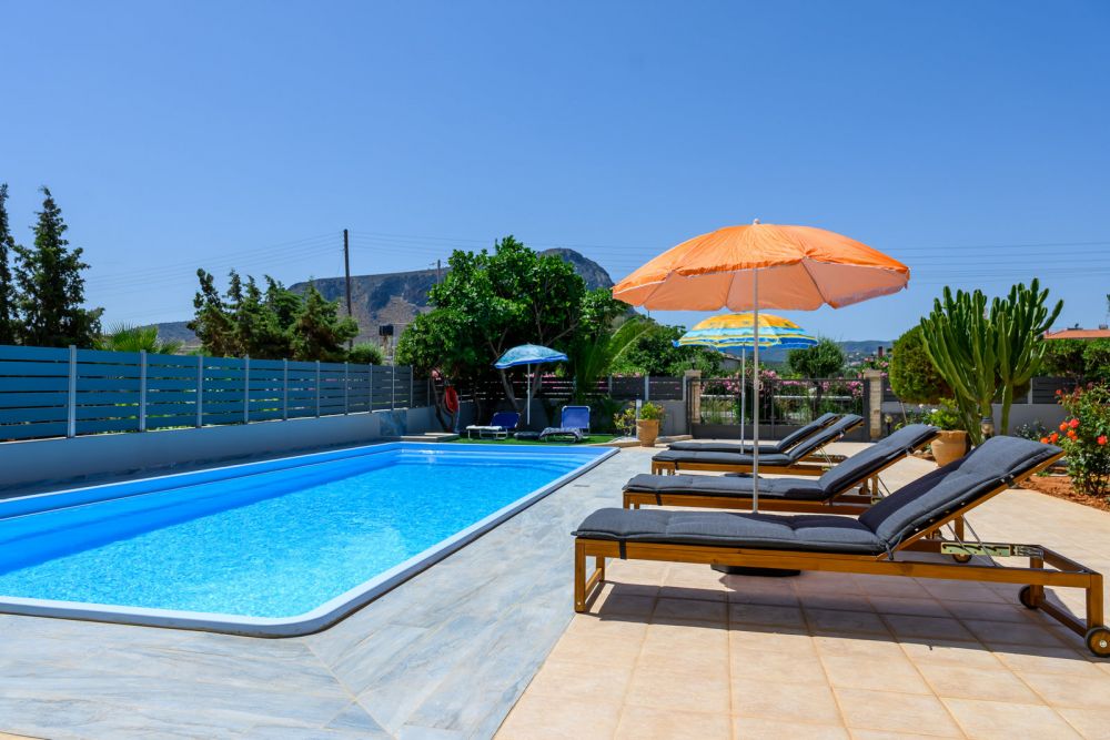 Fotis Studios Apartments 4*