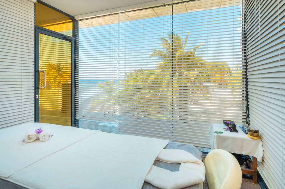 Swarn by Hawks Hotels (ex. Clarks Exotica Kamadhoo Maldives) 4*