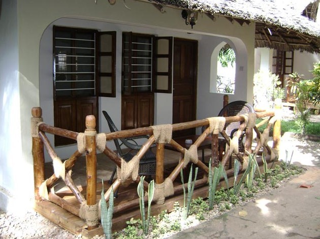 Langi Langi Beach Bungalows 3*