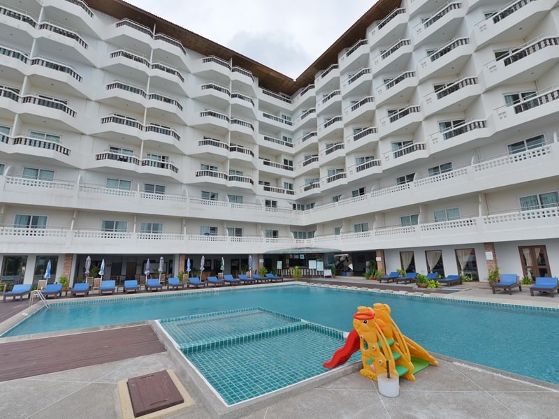 Jomtien Thani Hotel 4*