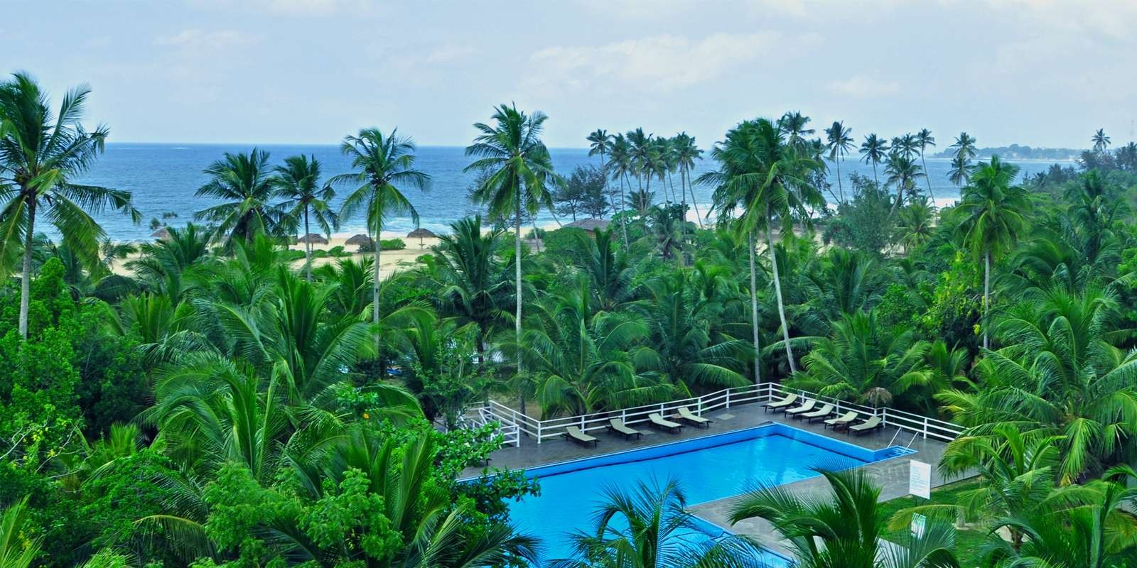 Lagoon Paradise Beach Resort 4*