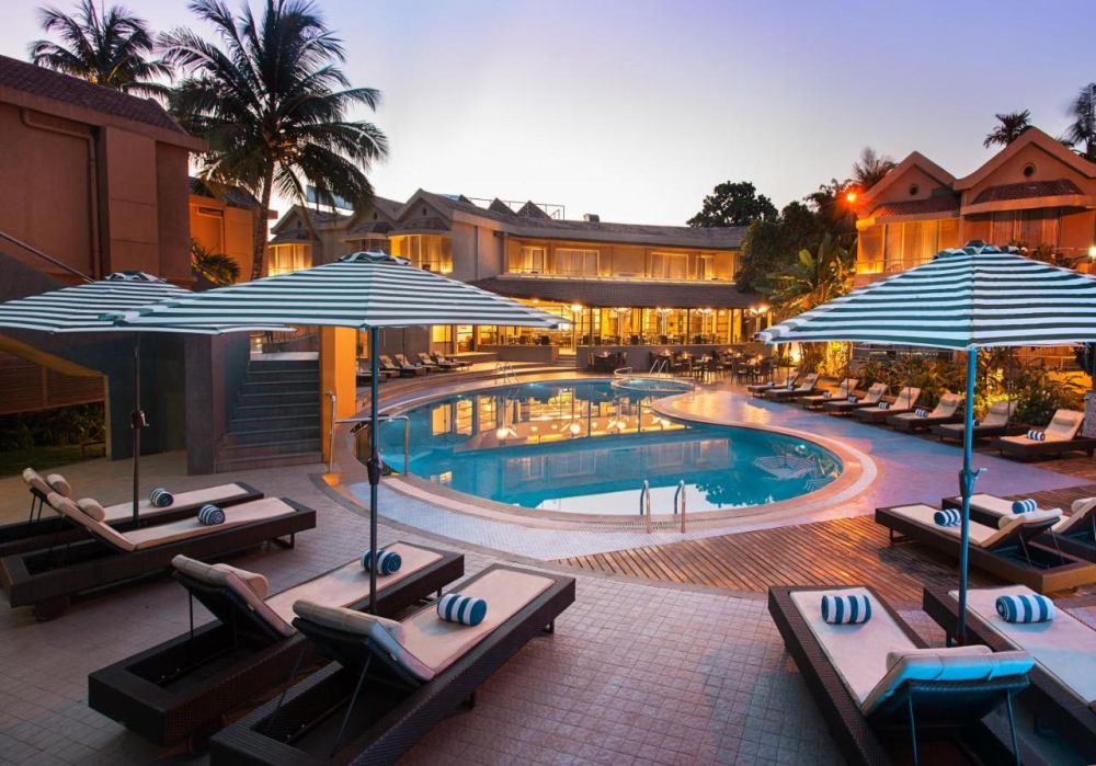 Whispering Palms Beach Resort 4*