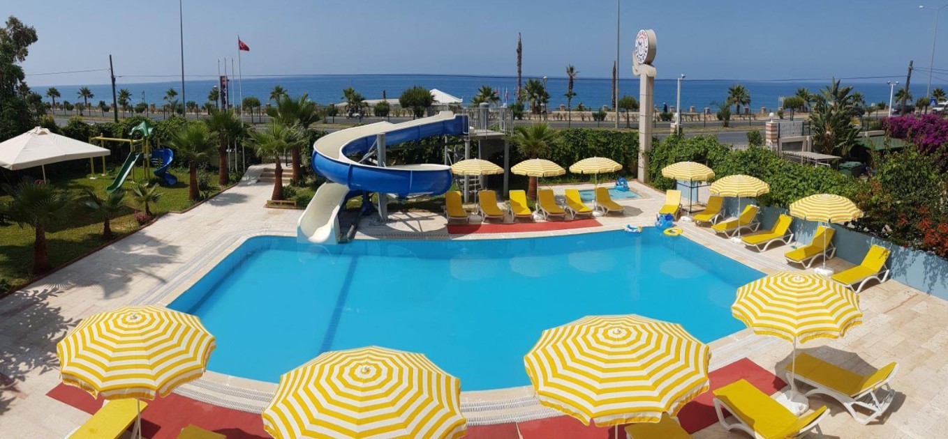 Mikado Beach Hotel 3*