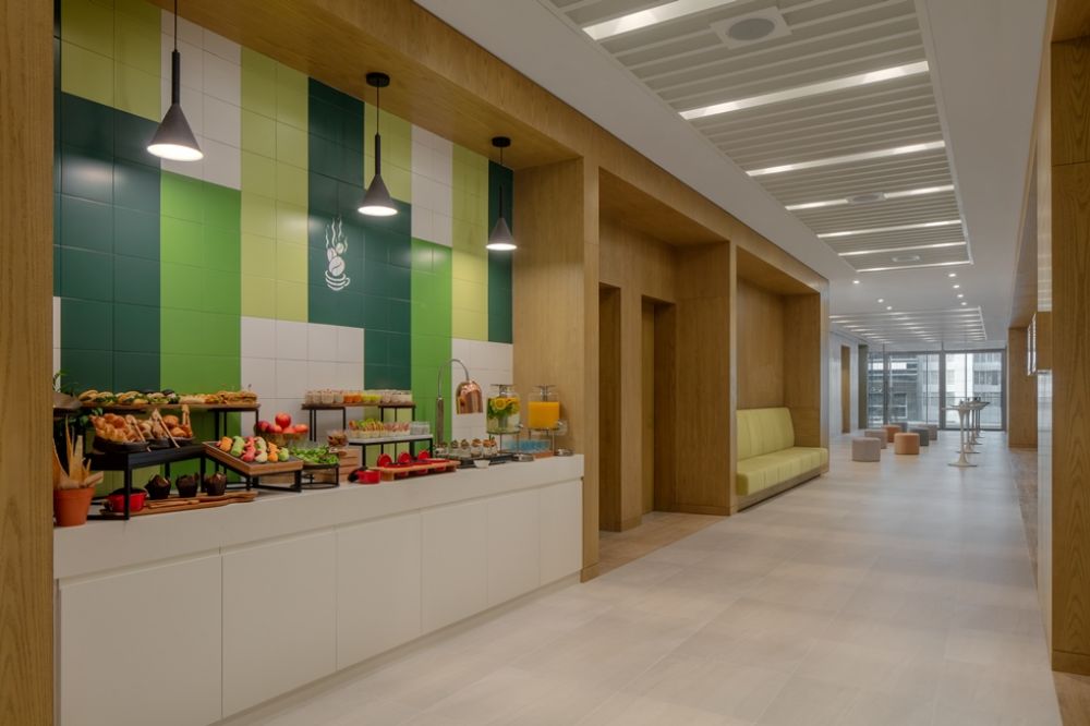 Holiday Inn Dubai Business Bay 4*