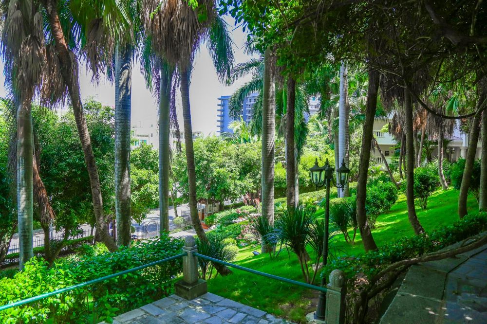 Sanya Yuhuayuan Seaview Hotel 4*