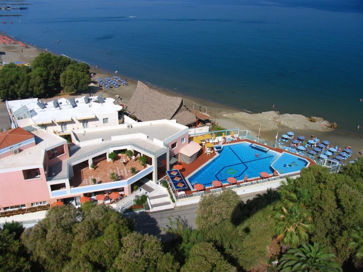 Ilianthos Village Luxury Hotel & Suites 4*