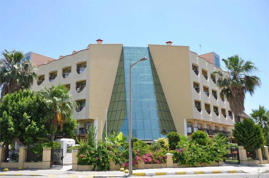 Larissa Inn Hotel 4*