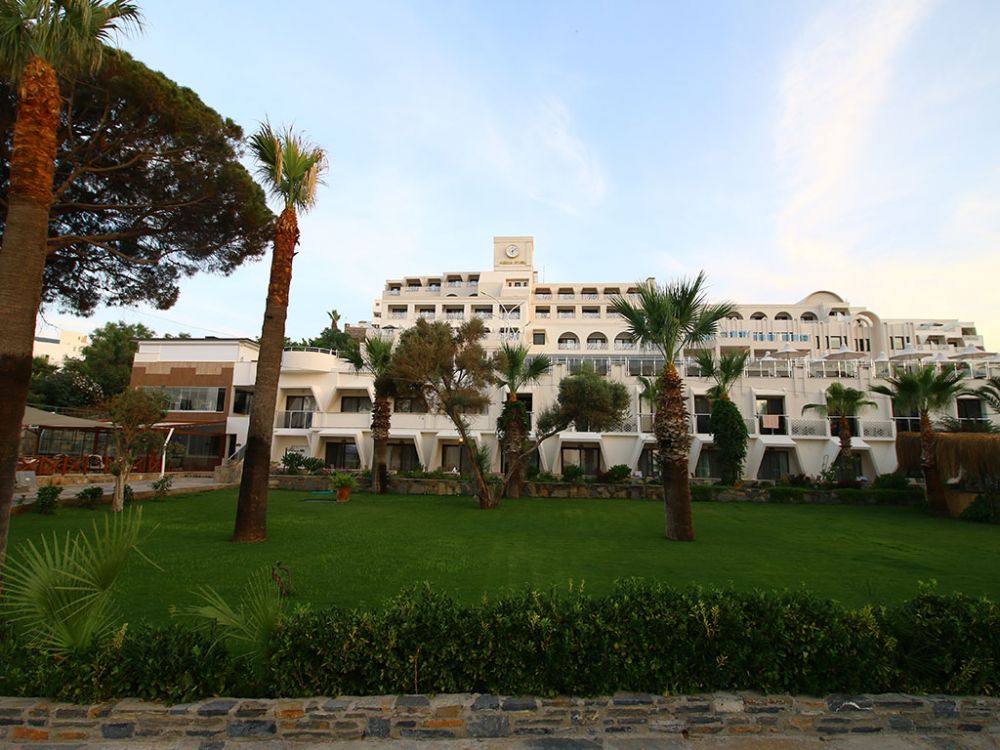 Azka Hotel 5*