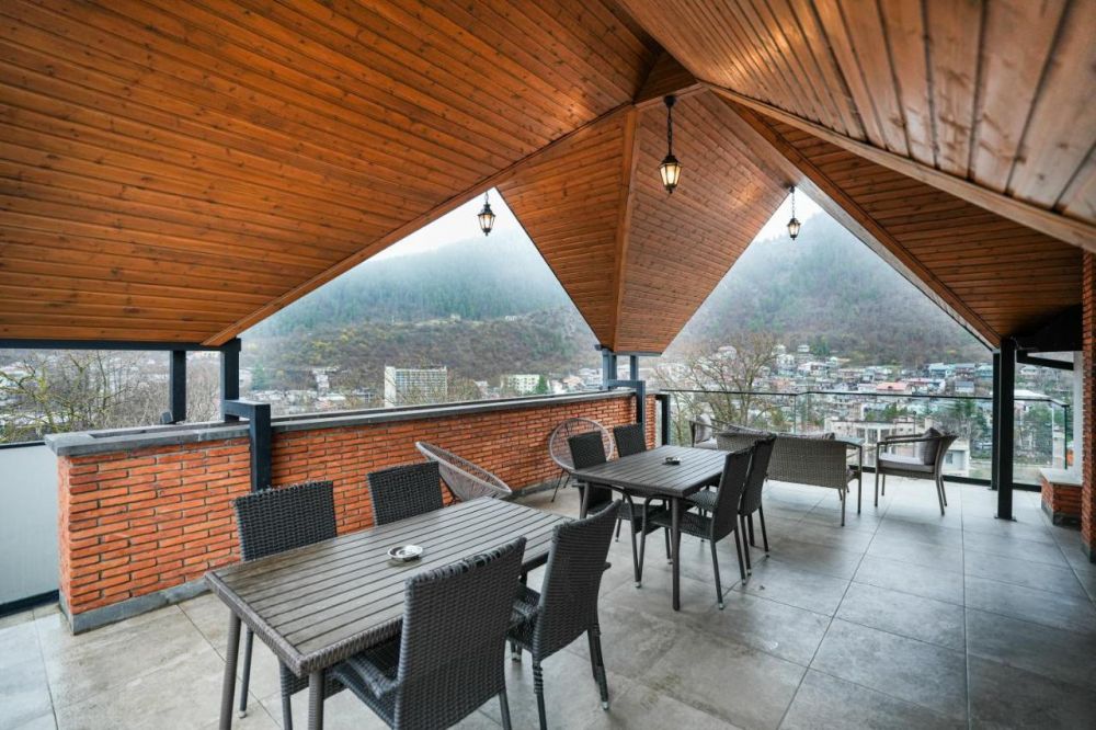 1 Hotel Borjomi (ex.Milano Palace) 4*
