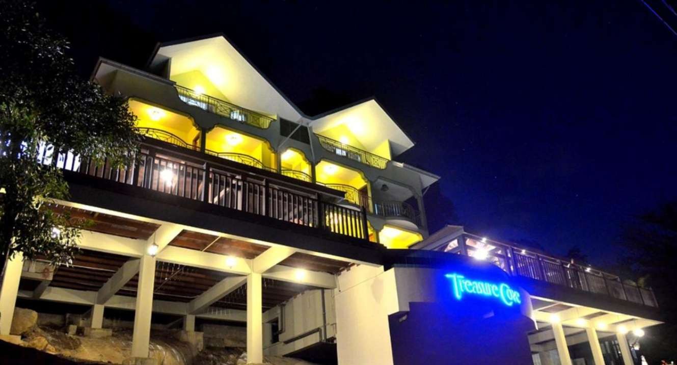 Treasure Cove Hotel & Restaurant 