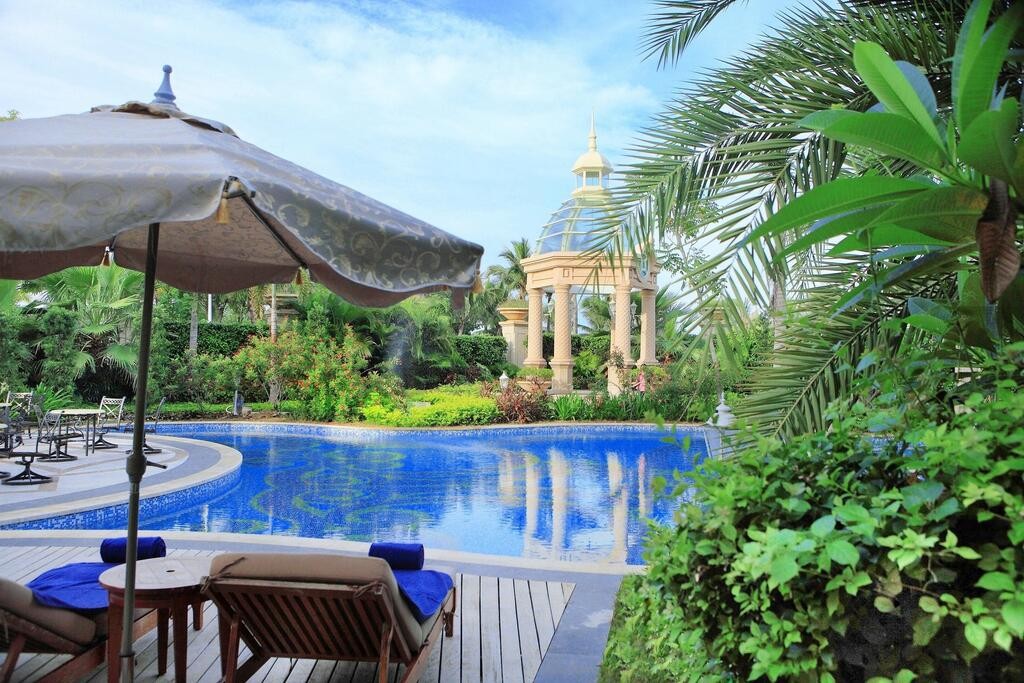 Crowne Plaza Resort Sanya Bay 5*