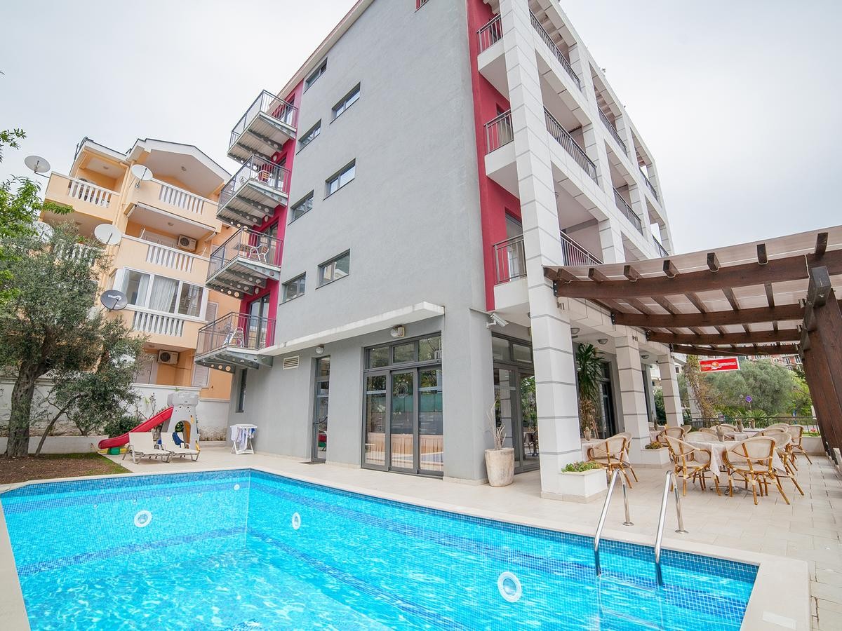 Petrovac Hotel 4*