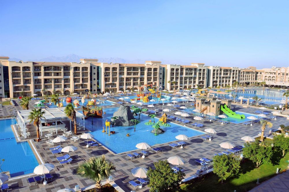 Albatros White Beach Resort 5*