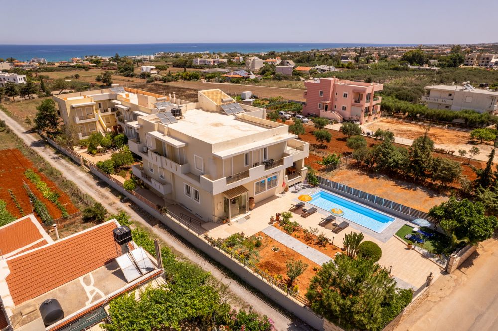 Fotis Studios Apartments 4*