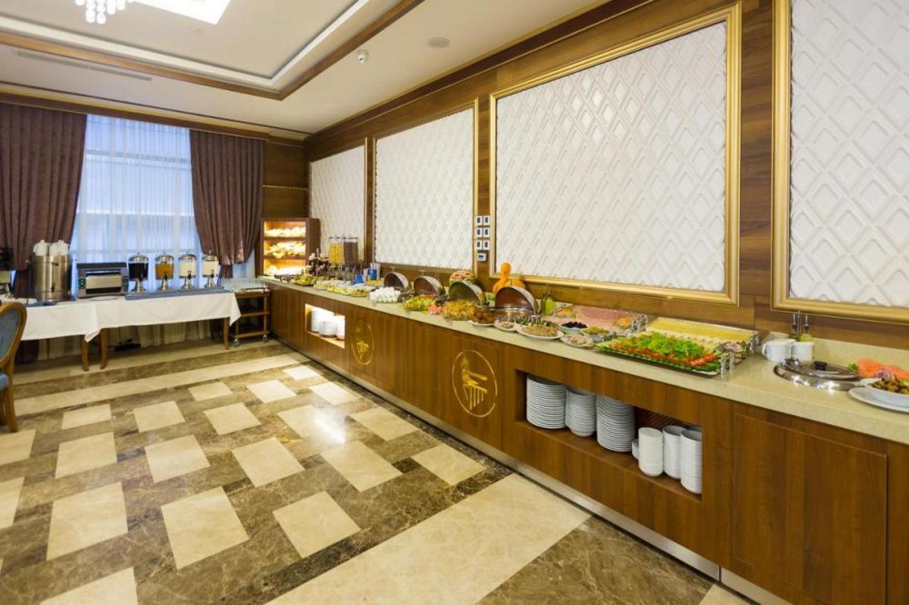 Renaissance Palace Baku 5*