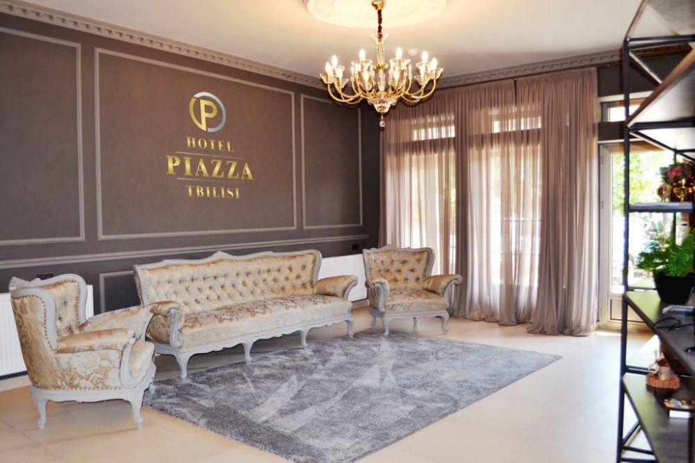 Piazza Tbilisi 3*