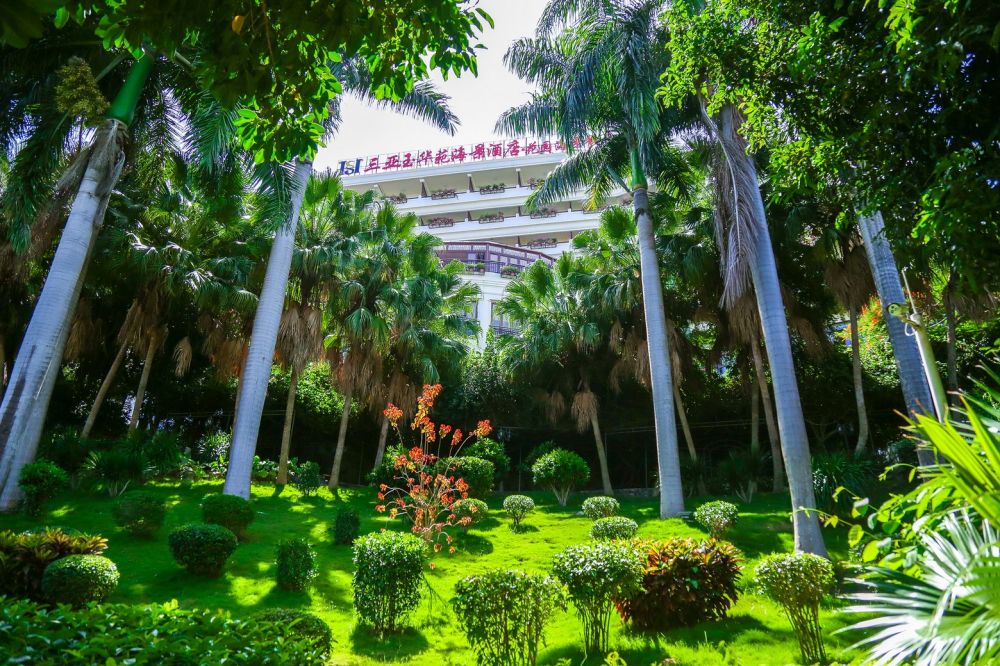 Sanya Yuhuayuan Seaview Hotel 4*